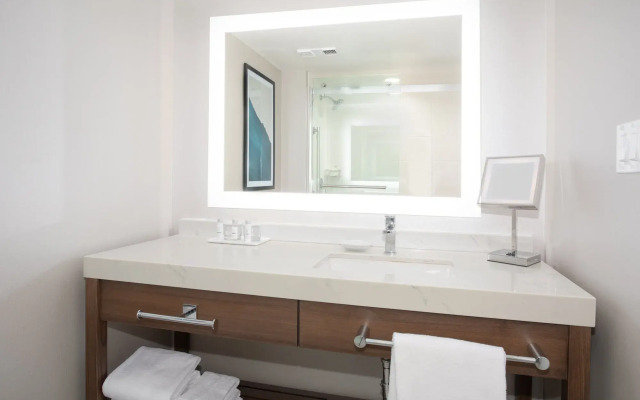 Crowne Plaza Phoenix - Chandler Golf Resort by IHG