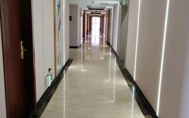 Shenzhen Bolang Hotel (Xintangwei Metro Station)