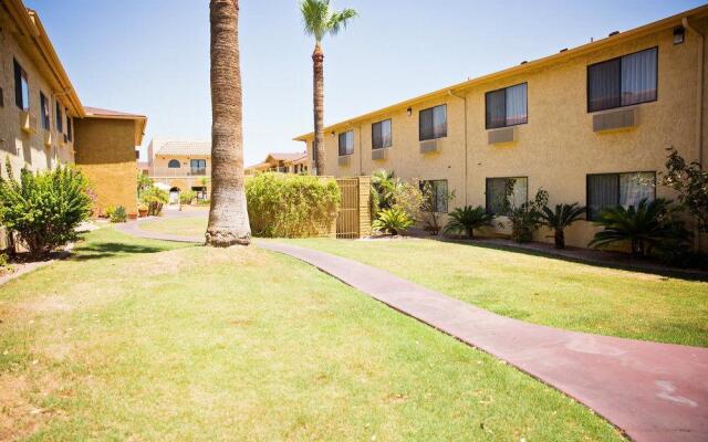 Studio 6 Phoenix Scottsdale West