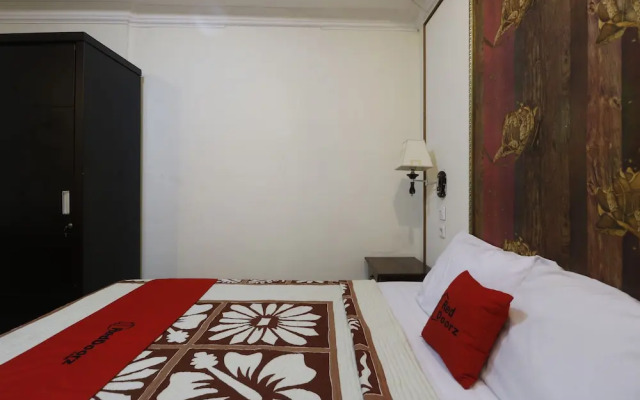 RedDoorz Plus @ Jalan Dharmawangsa