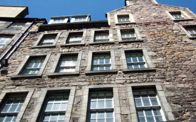 St Giles Advocates Close apartment