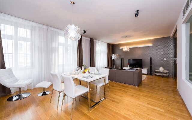 Karlin Residence by TKC