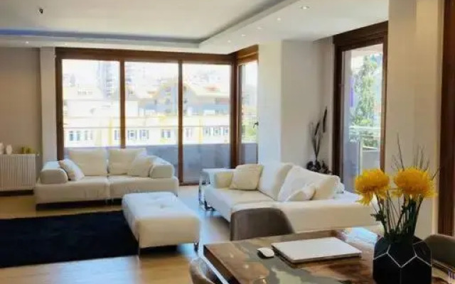 Konaklar bölgesinde Denize Yakın Lüks Dublex Daire