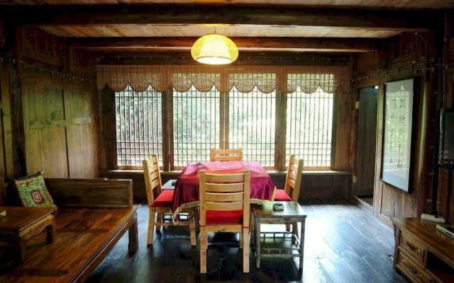 Emeishan Ziranxing Dujiabieyuan Hotel