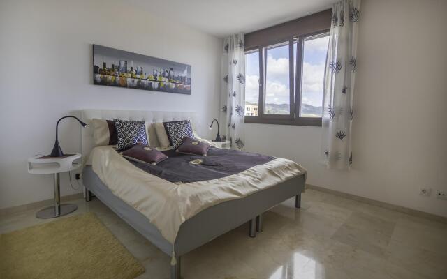 28039 - Great penthouse near beach