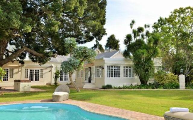 10 on Milner Guesthouse