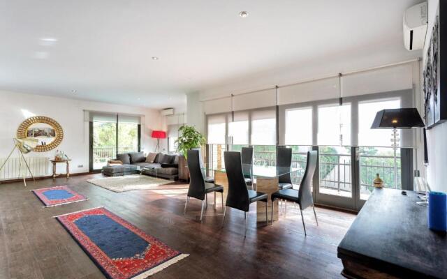 Vila Burriac ,Sunny, Spacious , Private Pool