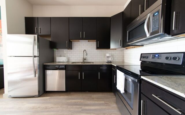 1BR2BR Downtown Austin byWanderjaunt