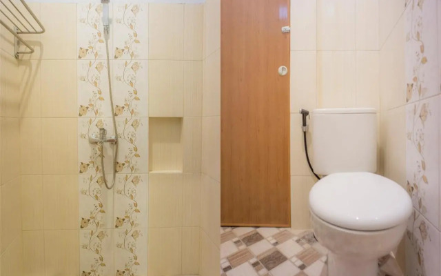 Rose House by OYO Rooms