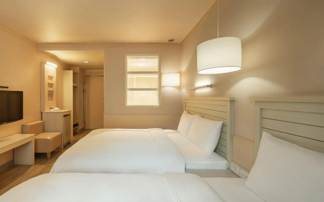 Kindness Hotel Liouhe Night Market Zhongzhen