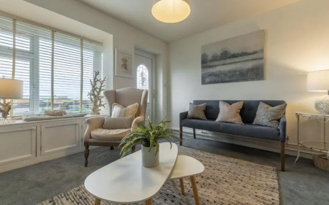 No33 Seagull Cottage