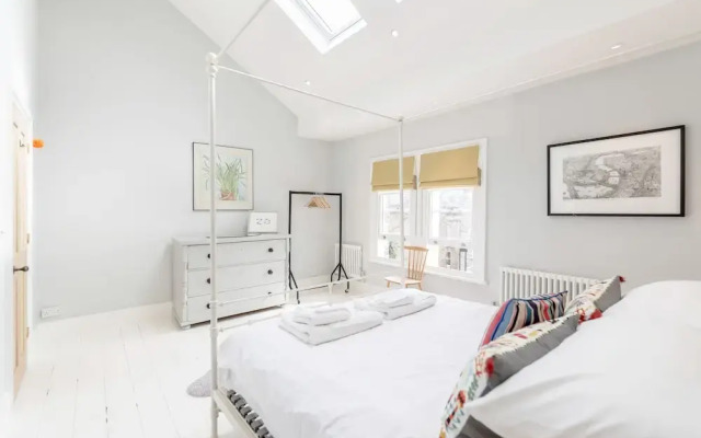 Vauxhall Oasis - 3 Bed House by BaseToGo