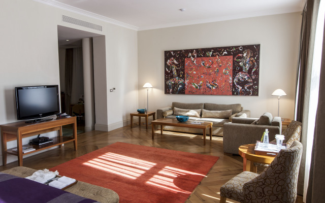 Tomtom Suites - Special Class