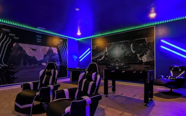 Storey Lake 6BR Lakeview Home Pool Spa Near Disney