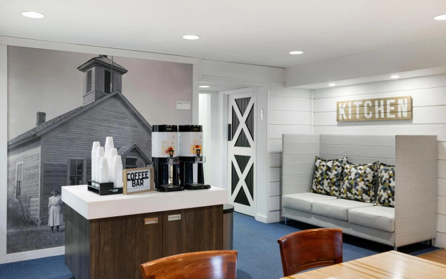 Redwood Lodge