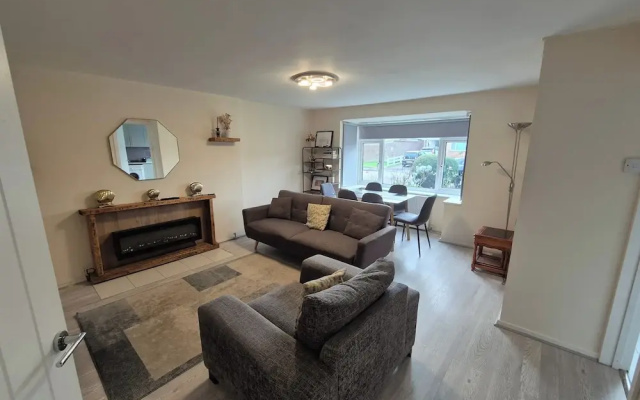 Charming Borehamwood Apartment With 2 Bedrooms