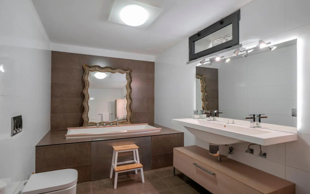 Garden Paradise by OurMadeira