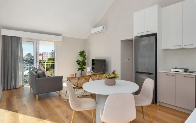 Varsam Court 13