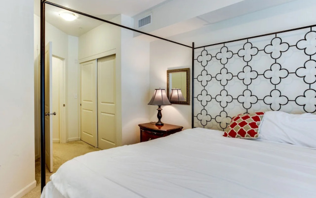 On the Columbia Vacation Apartments