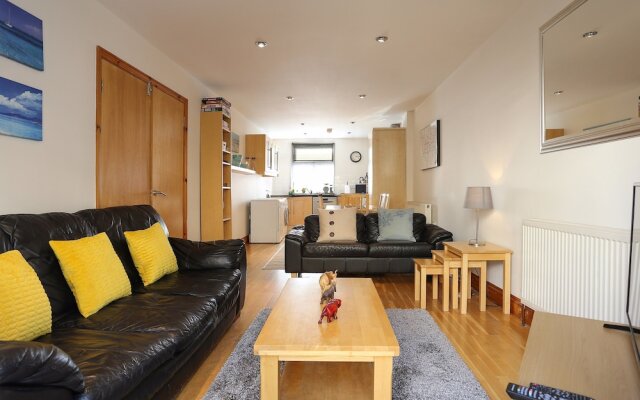 Spacious 4 Bedroom Home in East London