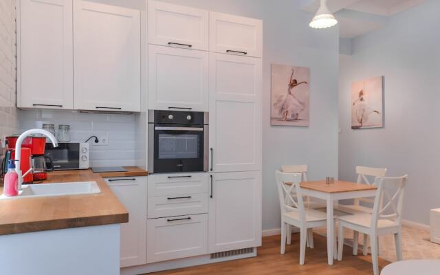 FM Deluxe 2-BDR Apartment - LOVEly