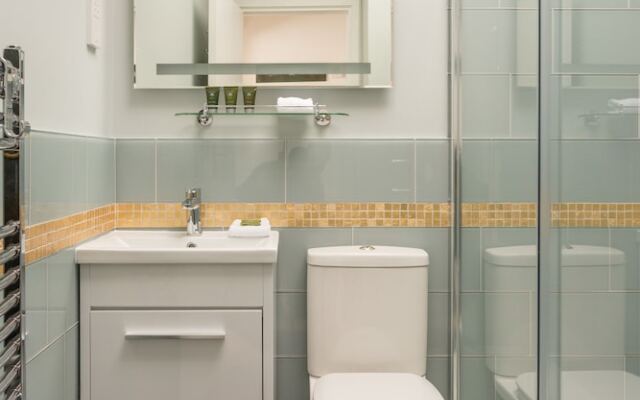Traditional 2BR Flat in Marylebone