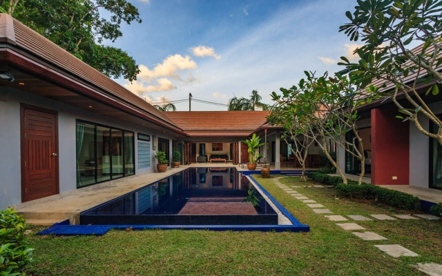 Villa Frangipani by Lofty