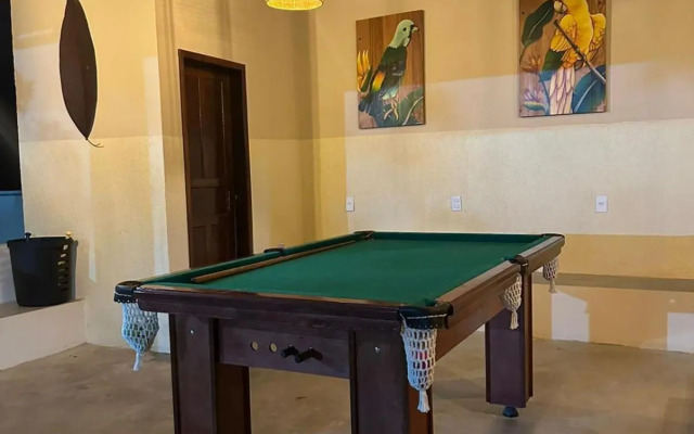 Sítio com piscina e lareira