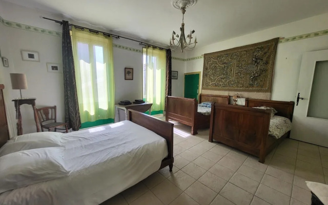 Bright Apartment in Saint Ambroix Near Amenities
