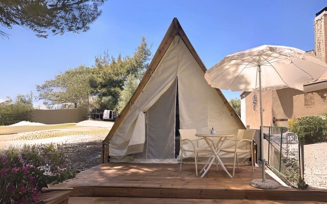 Pefkon Suites
