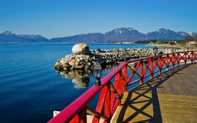 Tomrefjord Seacabin & Marina