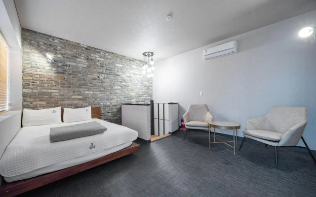 Louis Boutique Hotel