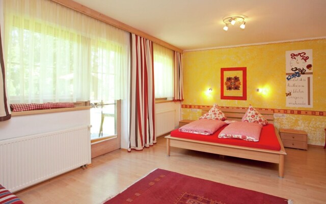 Cozy Couple or Group Chalet in Fgenberg Near Ski Slopes