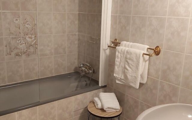 Le Logis Des Bessons