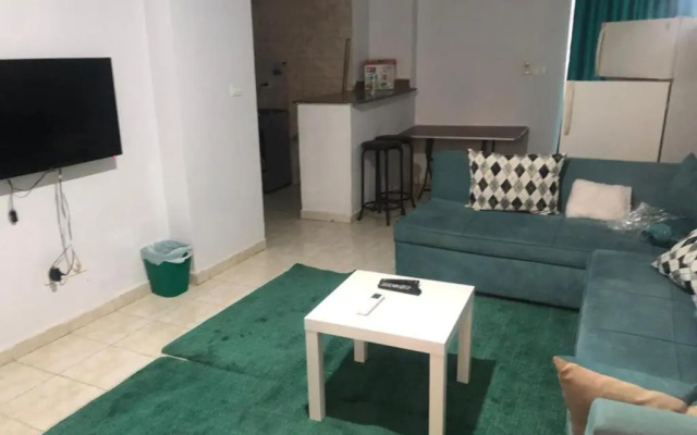إستويو ارضي بحديقة بمدينة الرحاب