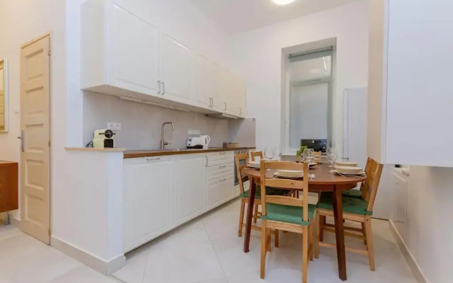 Bartók Apartment