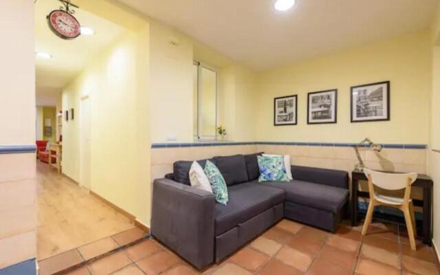 RamblasRentals Chic & Spacious Flat Pool Table 15M Ramblas - Parking - Wifi