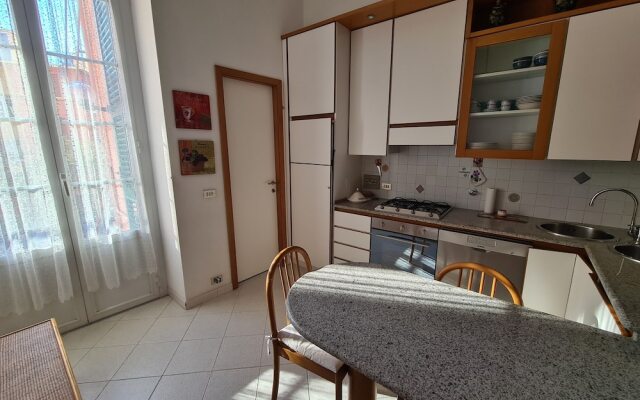 Santa in Caruggio- PortofinoVacanze