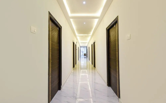 Fabhotel Rr Living Grand
