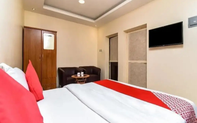 OYO 1202 Royal Plaza Residence -3
