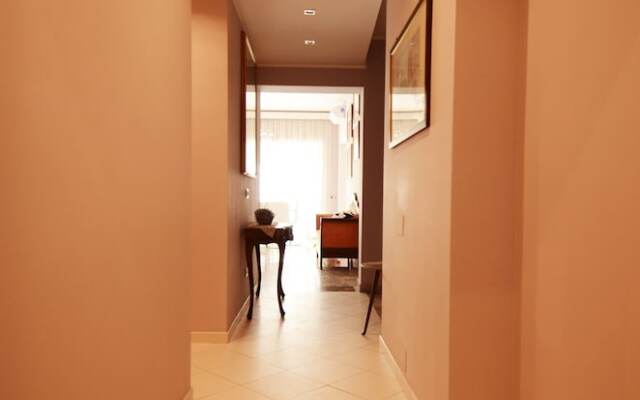 Superior 5 BD & BR Apt in Vatican Area