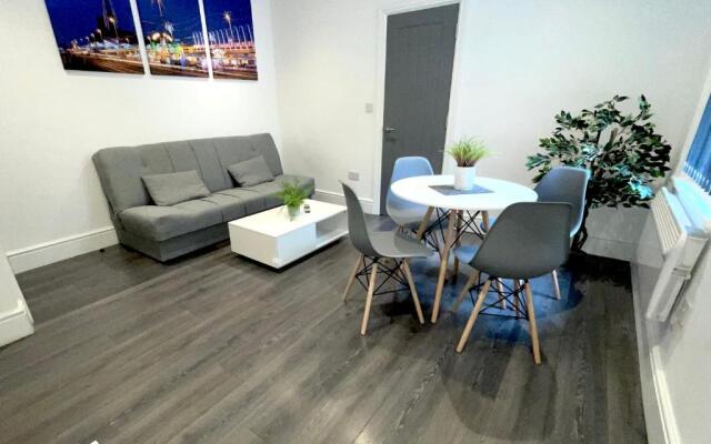 Albert Luxury Hottub and Jacuzzi Apartments