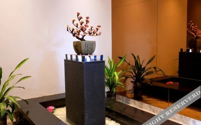 Qianxi Oriental Hotel (University Town Dingyang Wanda Plaza)