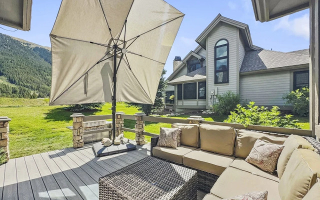 Private Dog Friendly Home Boasts Incredible Views - WD25 by RedAwning