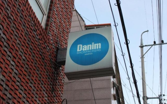 Danim Backpackers - Hostel