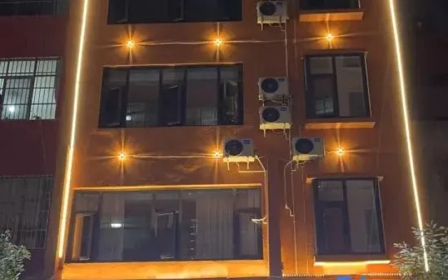 Qujing 188 Hotel (The Bund)
