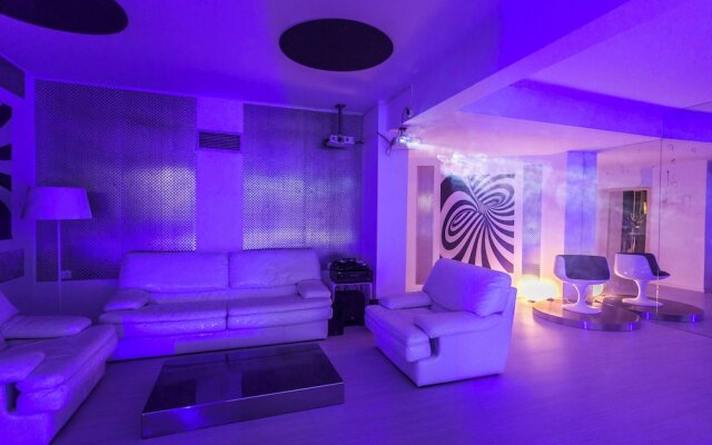 Villa BOND with Private Swimming Pool