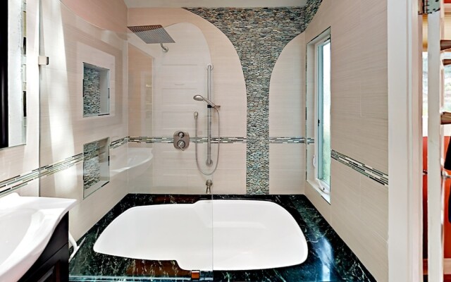 224 W Micheltorena Street House