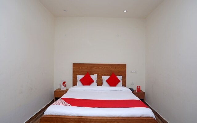Oyo 18347 Hotel Mountain Inn