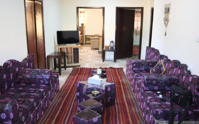 Petra Antique House